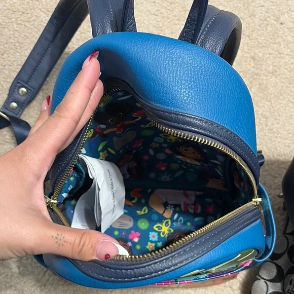 Loungefly encanto - Picture 5 of 5